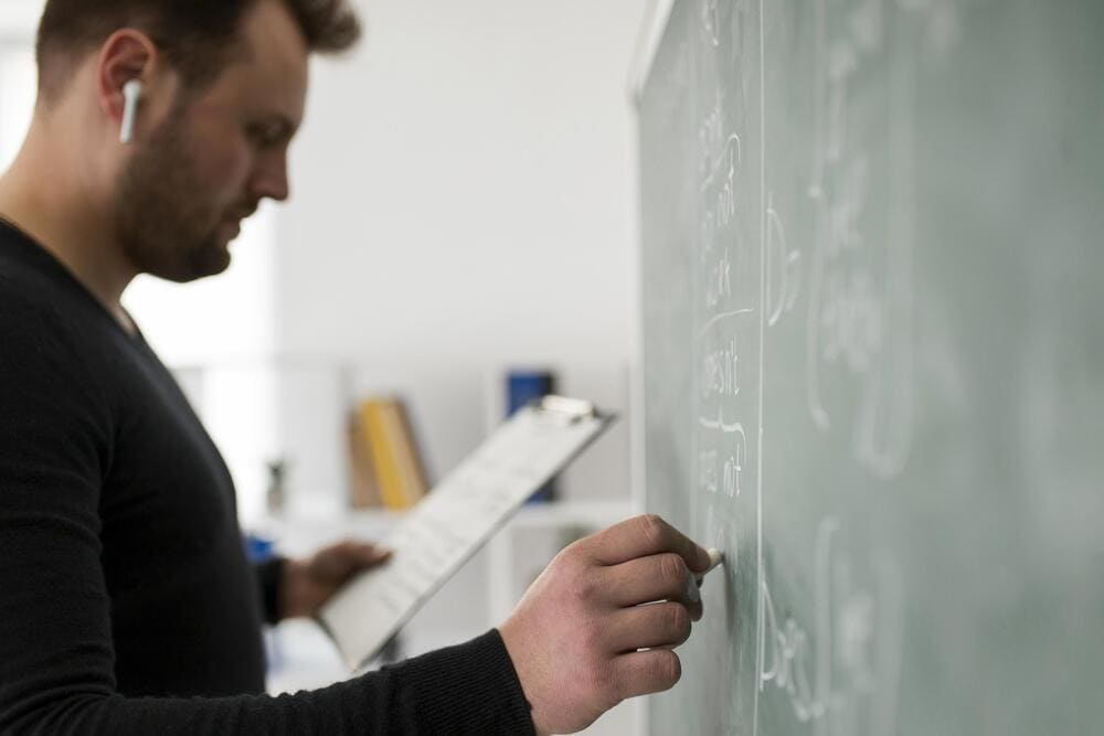 Cómo encontrar el mejor tutor de inglés para clases particulares